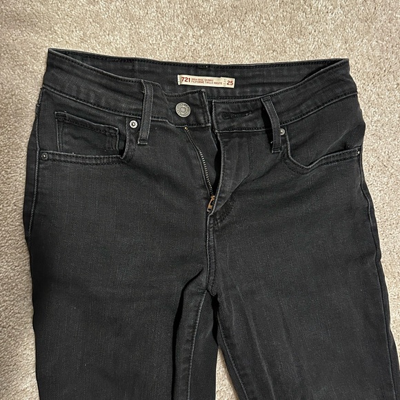 Levi’s High Rise Black Skinny Jean - Picture 2 of 5